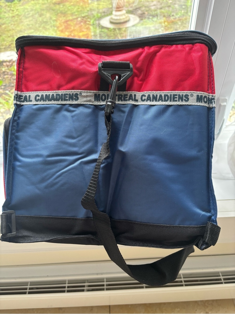 NHL Montreal Canadiens Red and Blue Lunch Bag - Picture 5 of 16
